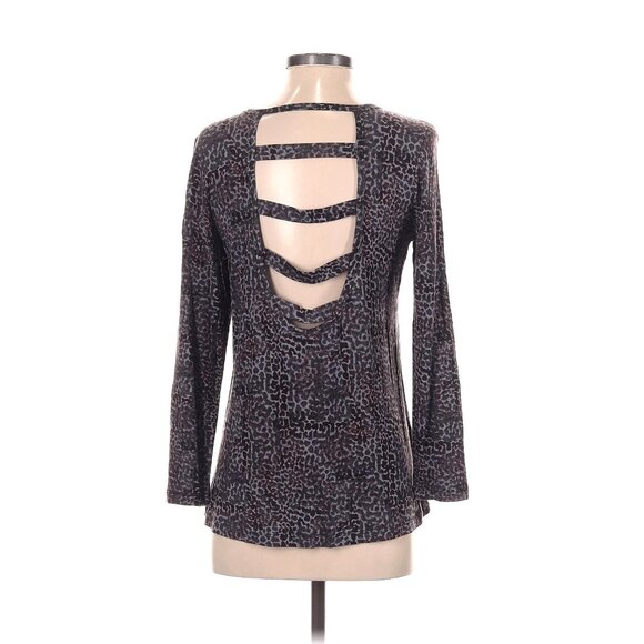 Vogo Athletica Animal Print Cutout Back Soft Knit Top Long Sleeves Size Small‎ - Picture 2 of 3